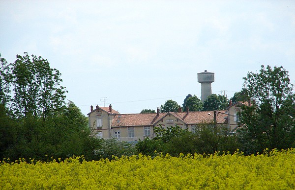 La mairie de Bazoches les Hautes situe sur le hameau de Brandelon